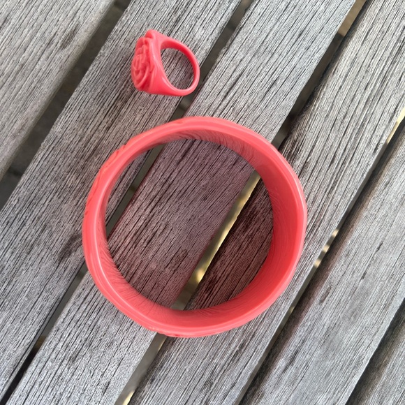 Lucite Pink/Coral Rose Carved Bracelet and Ring Set - Picture 5 of 6